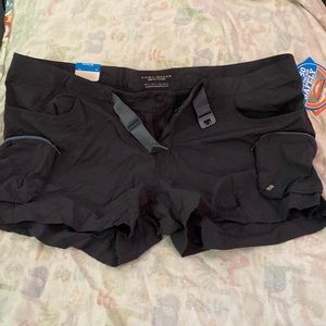 NWT Columbia moisture wicking shorts